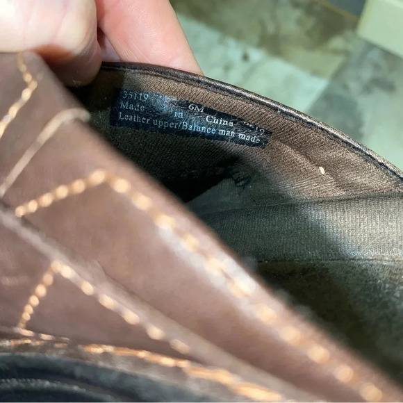 Women’s Clark’s Slip on Brown Leather Causal  Comfort Clog Mules shoes size 6 - Picture 11 of 14